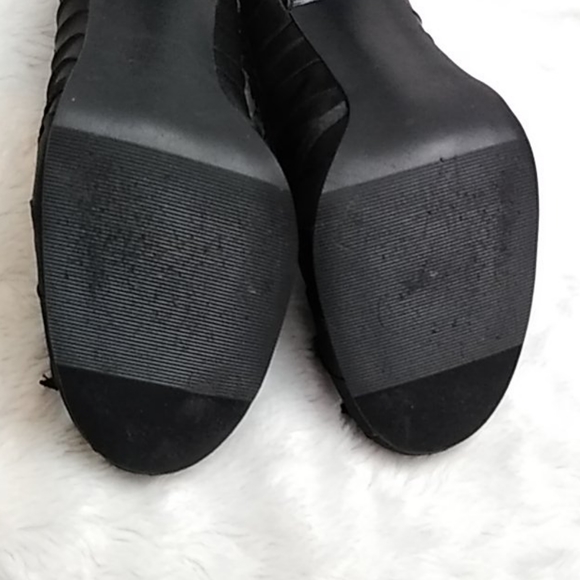 3/$15 Wild Diva Black Heels Pumps - Picture 2 of 12